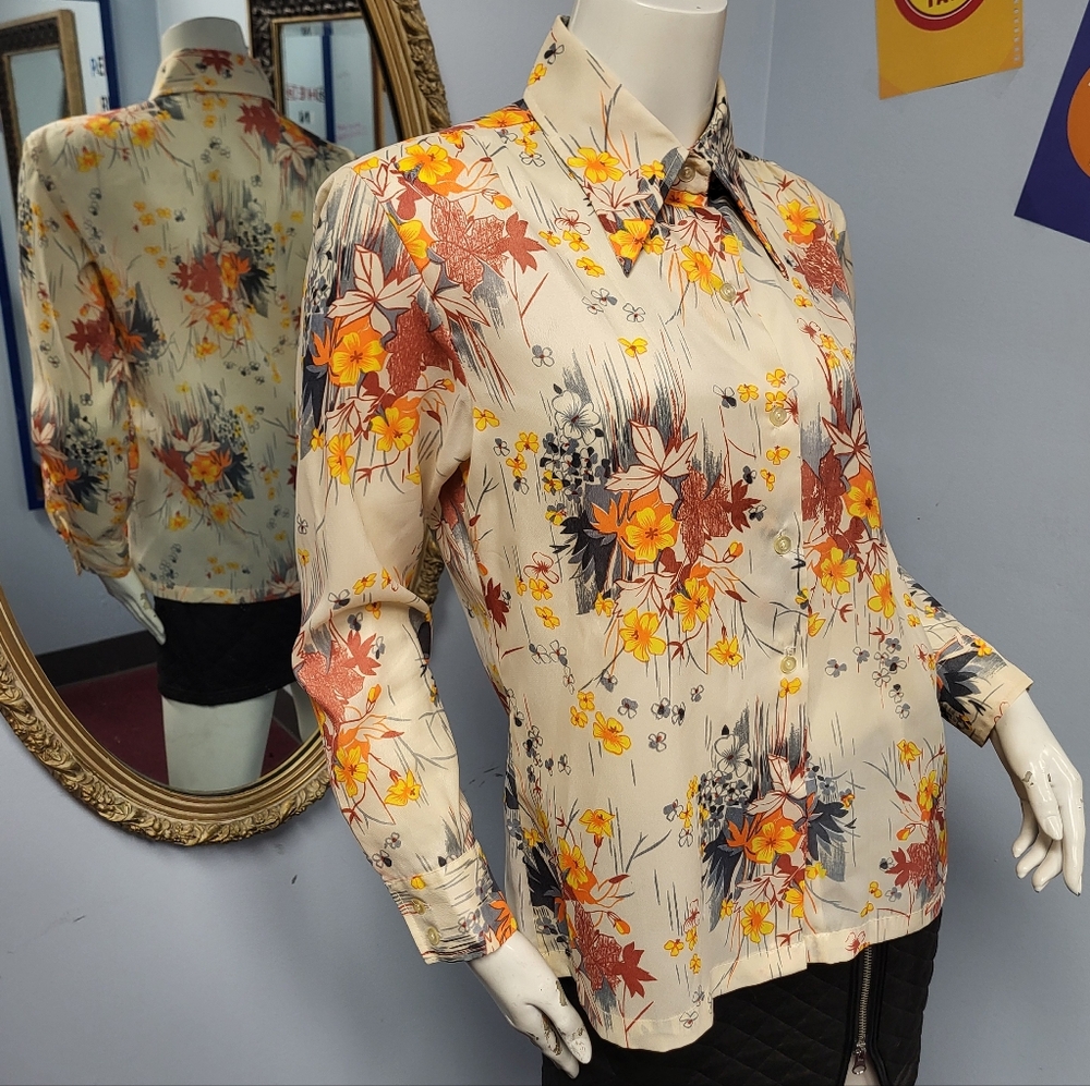 Vintage floral 70s butterfly collar button up shirt polyester blend 1970s L